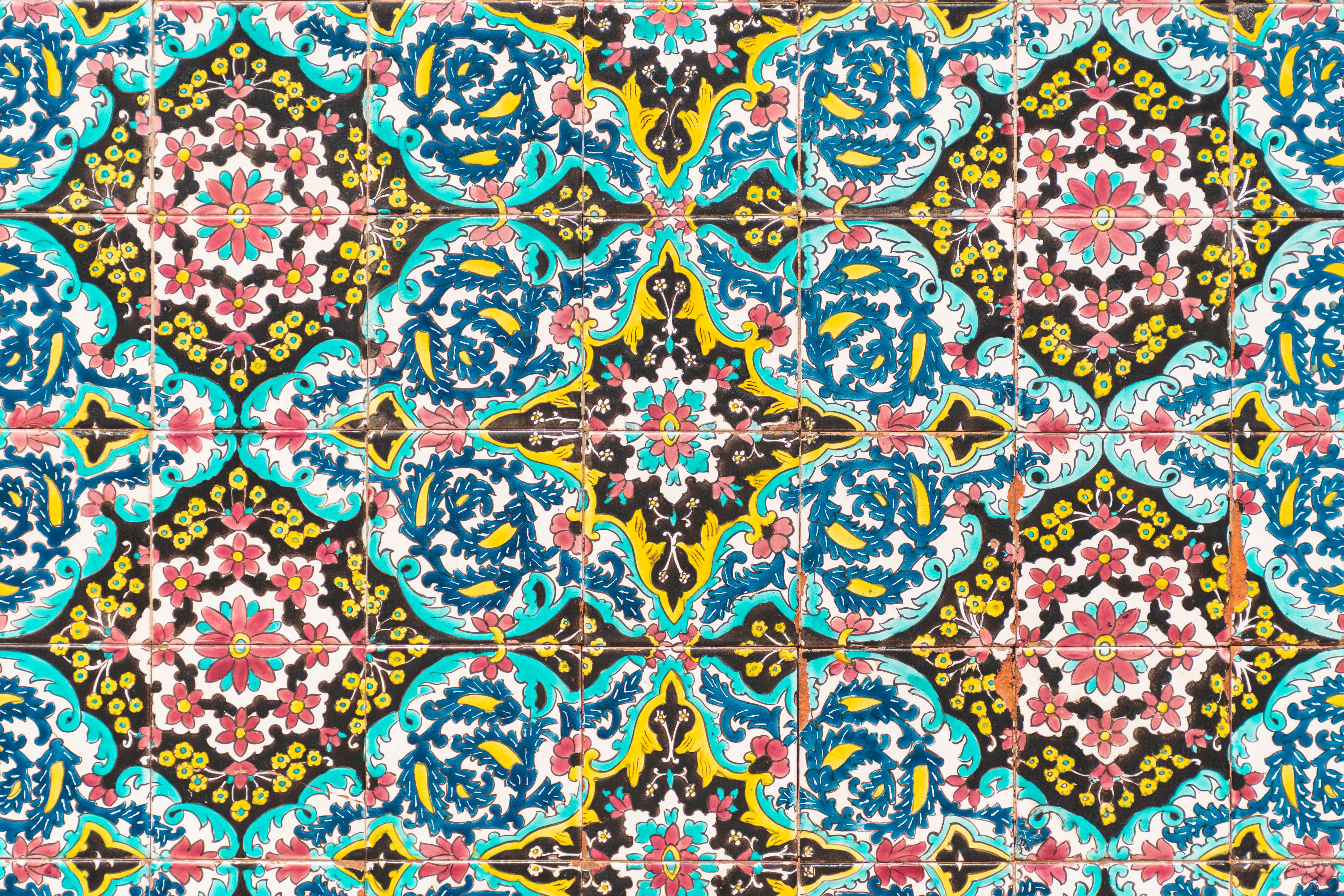 Multicolor floral tile 